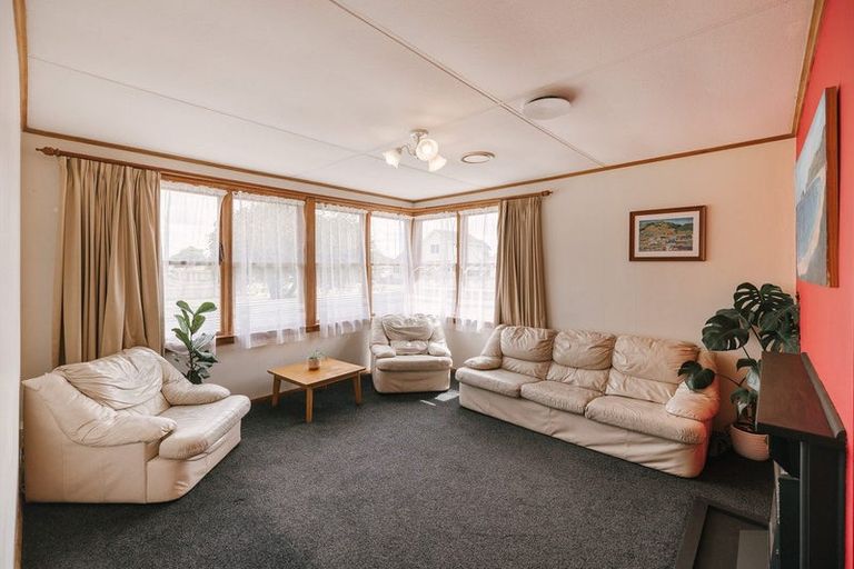 Photo of property in 24 Thames Street, Roslyn, Palmerston North, 4414