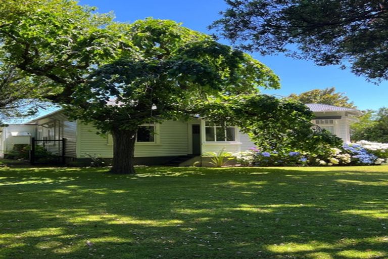 Photo of property in 16 Fairfield Road, Hawera, 4610