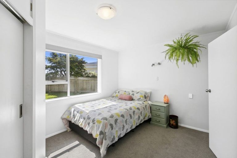 Photo of property in 2/4 Scott Street, Moturoa, New Plymouth, 4310