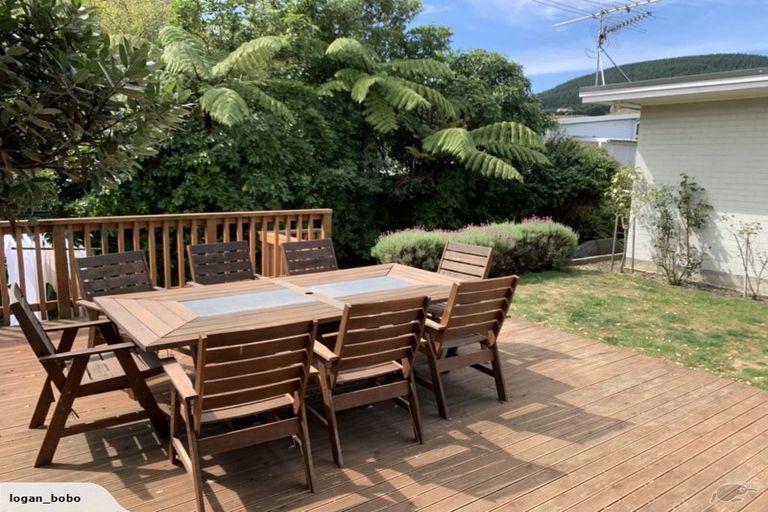 Photo of property in 19a Ranui Terrace, Tawa, Wellington, 5028