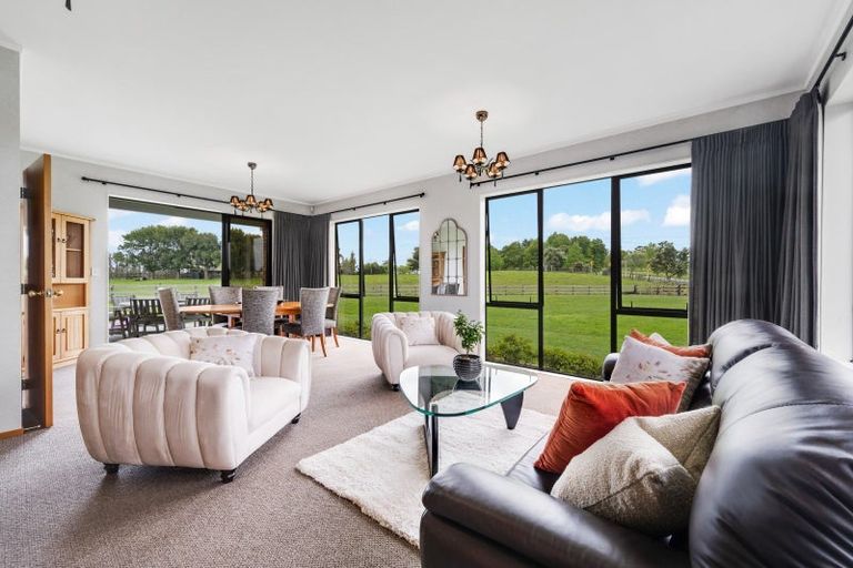 Photo of property in 30 Clifton Road, Whitford, Howick, 2571