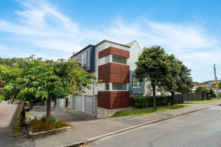Photo of property in 1/12 Agra Crescent, Khandallah, Wellington, 6035
