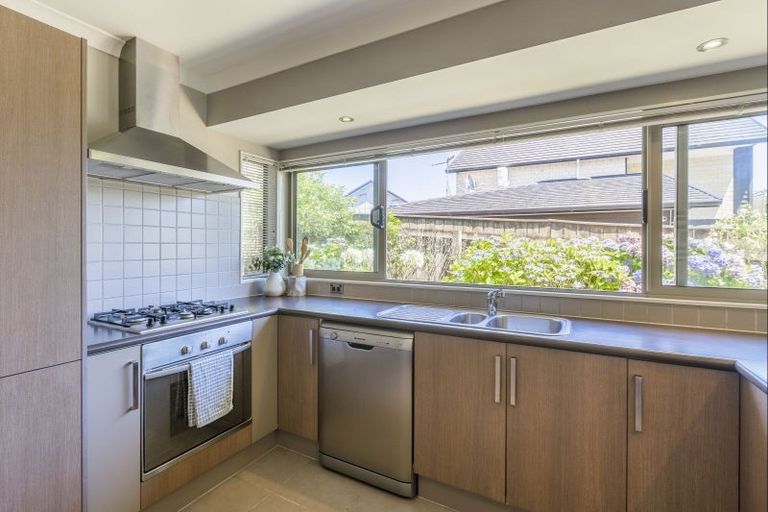 Photo of property in 8 Springhaven Lane, Paraparaumu, 5032