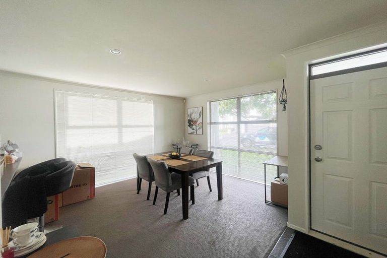 Photo of property in 25 Figaro Crescent, Takanini, 2112