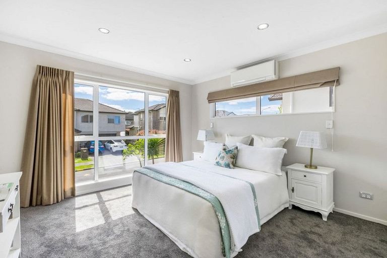 Photo of property in 8 Andy Crescent, Flat Bush, Auckland, 2016