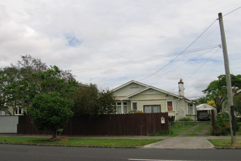 Photo of property in 22 Kiwi Road, Point Chevalier, Auckland, 1022