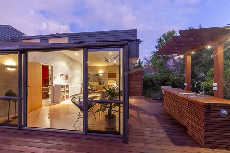 Photo of property in 88 Matatua Road, Raumati Beach, Paraparaumu, 5032