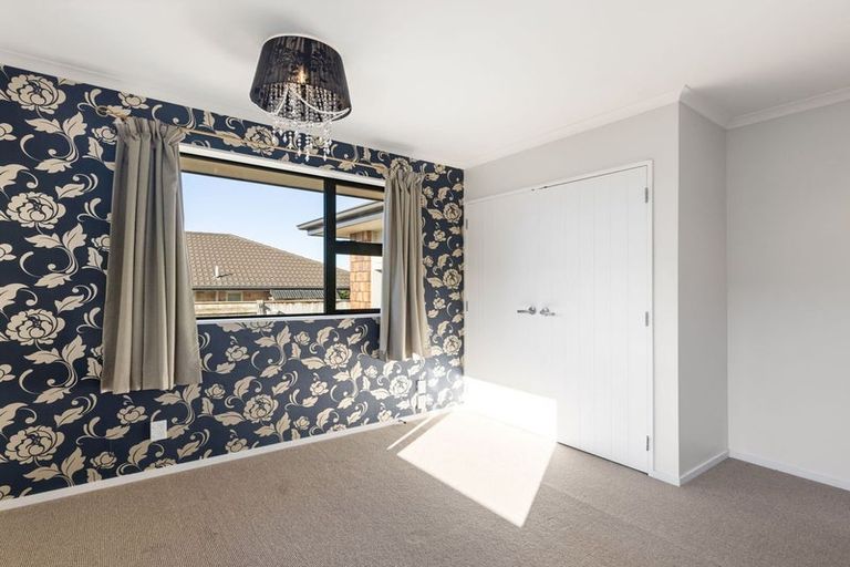 Photo of property in 6 Galea Grove, Kelvin Grove, Palmerston North, 4414