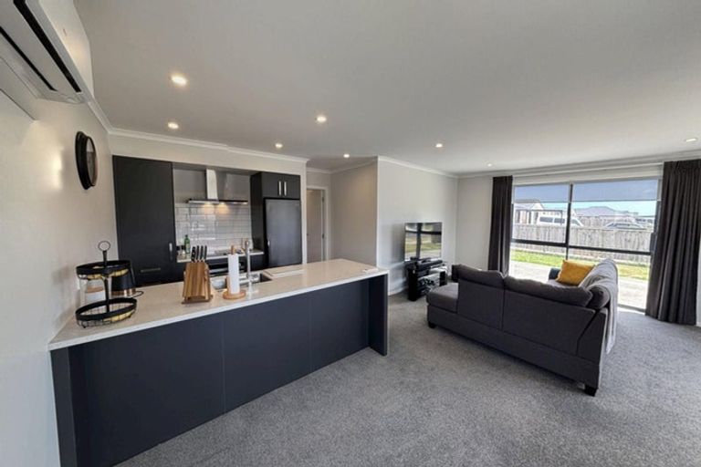 Photo of property in 93 Hinemoa Street, Levin, 5510