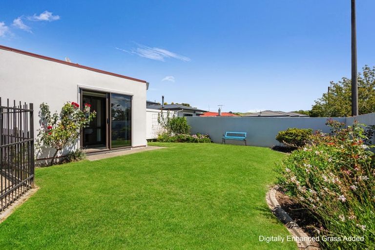 Photo of property in 49a Meeanee Road, Taradale, Napier, 4112