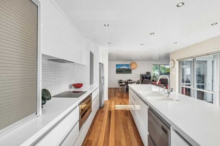 Photo of property in 11 Tokomaru Street, Welbourn, New Plymouth, 4312