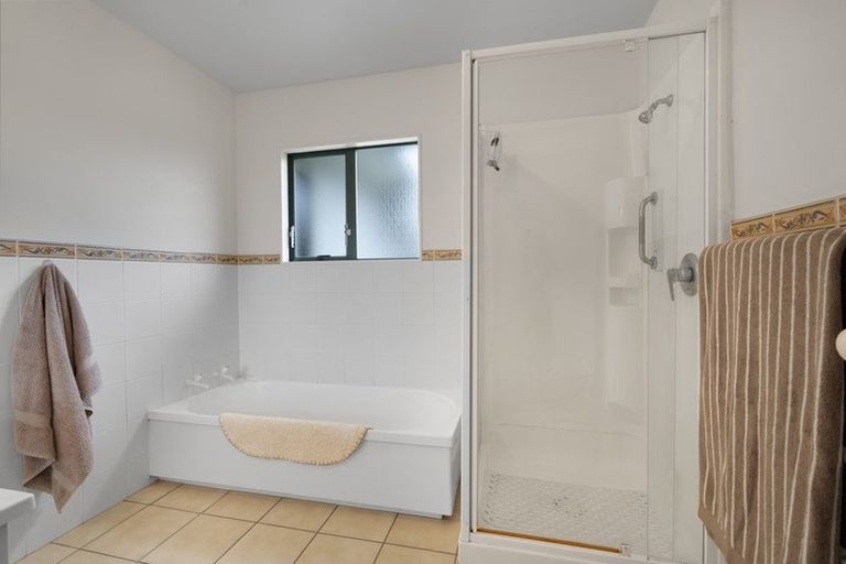 Photo of property in 3 Tokay Place, Huapai, Kumeu, 0810