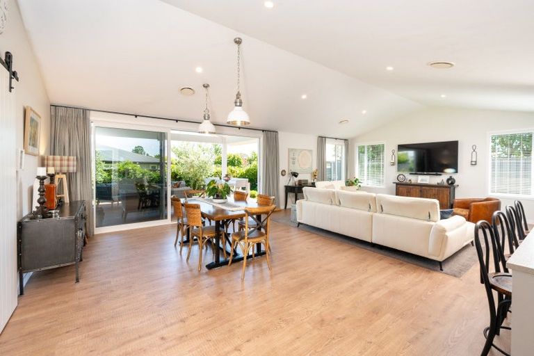 Photo of property in 7d Whakatomo Place, Havelock North, 4130