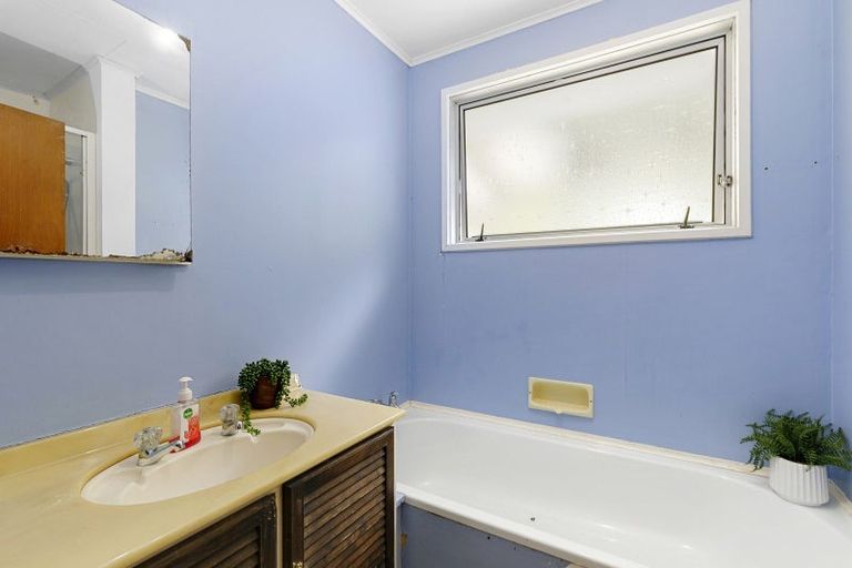 Photo of property in 7 Waipuna Grove, Stokes Valley, Lower Hutt, 5019