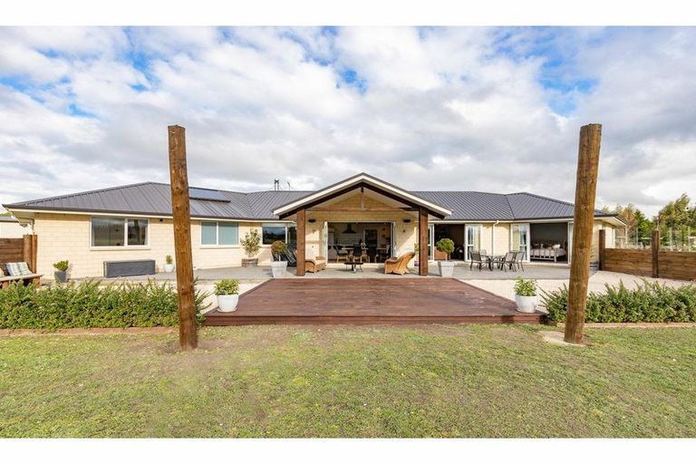 Photo of property in 2479 Tram Road, West Eyreton, Rangiora, 7475