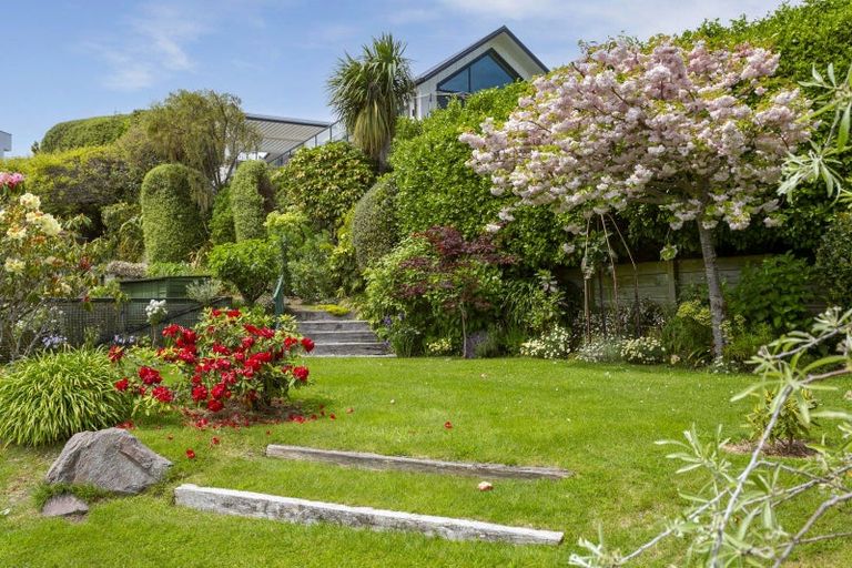 Photo of property in 24 Botanical Heights Drive, Waipahihi, Taupo, 3330