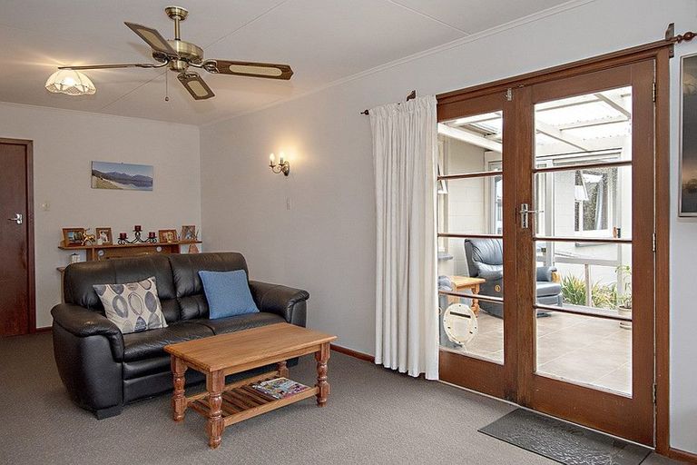 Photo of property in 27 Roseness Street, Palmerston, 9430