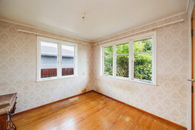 Photo of property in 15 Peters Avenue, Cloverlea, Palmerston North, 4412