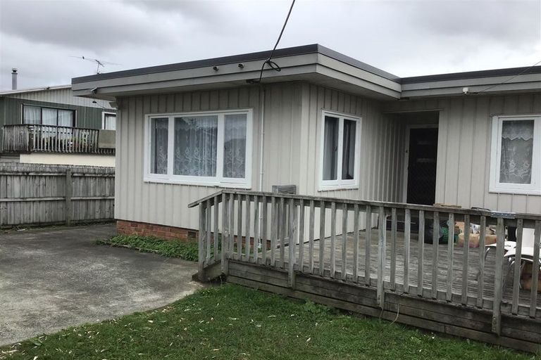 Photo of property in 4 Vanguard Road, Kelston, Auckland, 0602