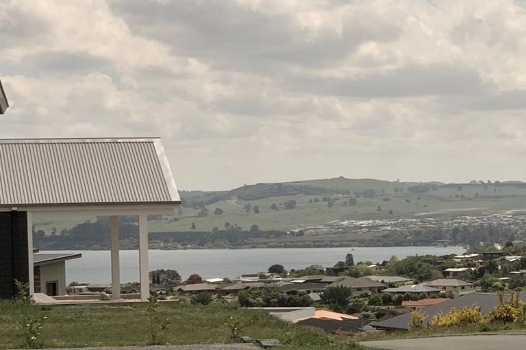 Photo of property in 1 Azalea Lane, Waipahihi, Taupo, 3330