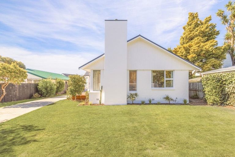 Photo of property in 9 Soleares Avenue, Mount Pleasant, Christchurch, 8081