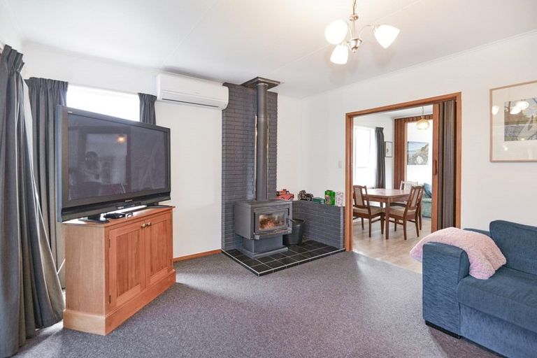 Photo of property in 13 James Cook Street, Havelock North, 4130