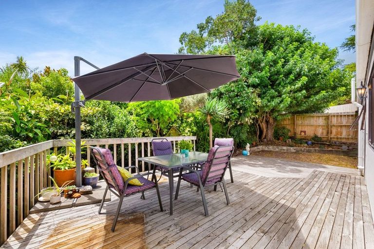 Photo of property in 1/71 Oaktree Avenue, Browns Bay, Auckland, 0630