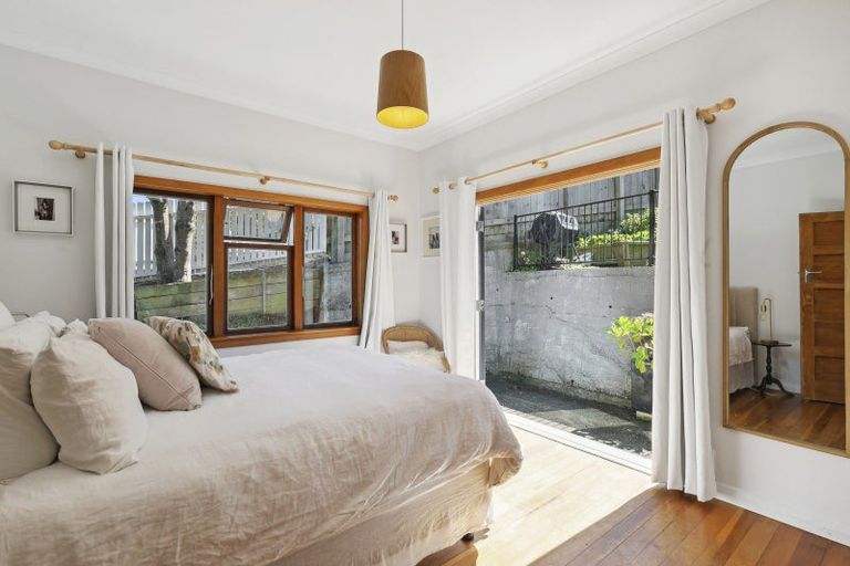 Photo of property in 35 Hudson Street, Island Bay, Wellington, 6023