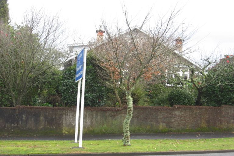 Photo of property in 17 Te Aroha Street, Hamilton East, Hamilton, 3216