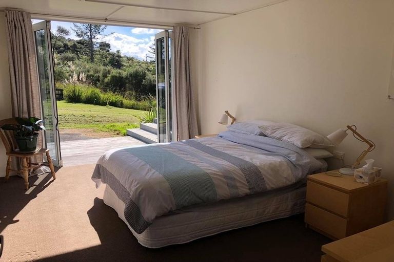 Photo of property in 62 Bethells Road, Waitakere, Henderson, 0782