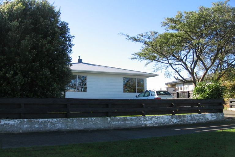 Photo of property in 6 Rennie Avenue, Milson, Palmerston North, 4414