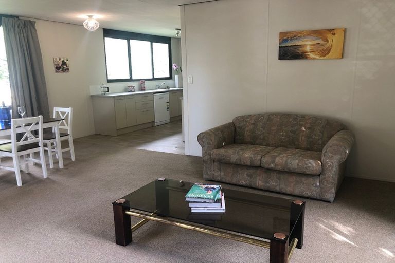 Photo of property in 1/5 Compass Place, Te Atatu Peninsula, Auckland, 0610