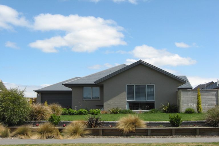 Photo of property in 39 Bottle Lake Drive, Parklands, Christchurch, 8083