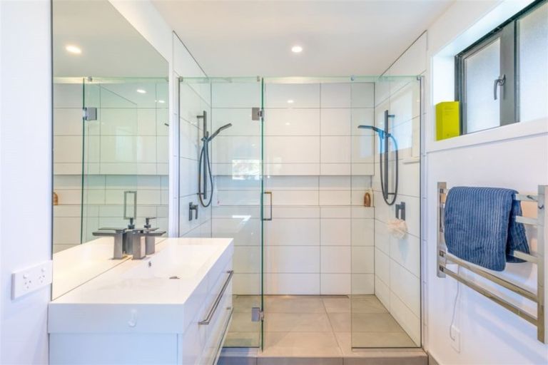 Photo of property in 2 Gunns Crescent, Cashmere, Christchurch, 8022