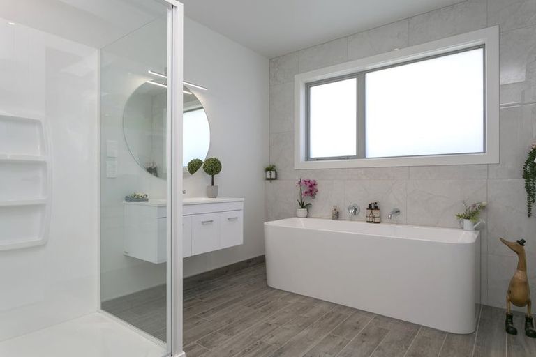 Photo of property in 32 Wai Terrace, Wharewaka, Taupo, 3330