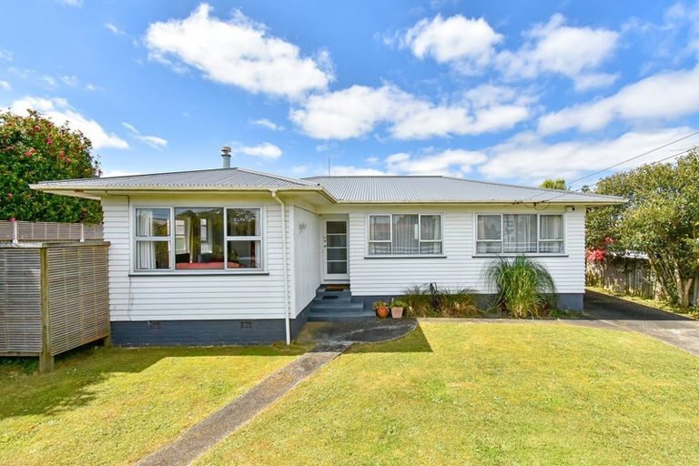 Photo of property in 2 Valentine Street, Papakura, 2110