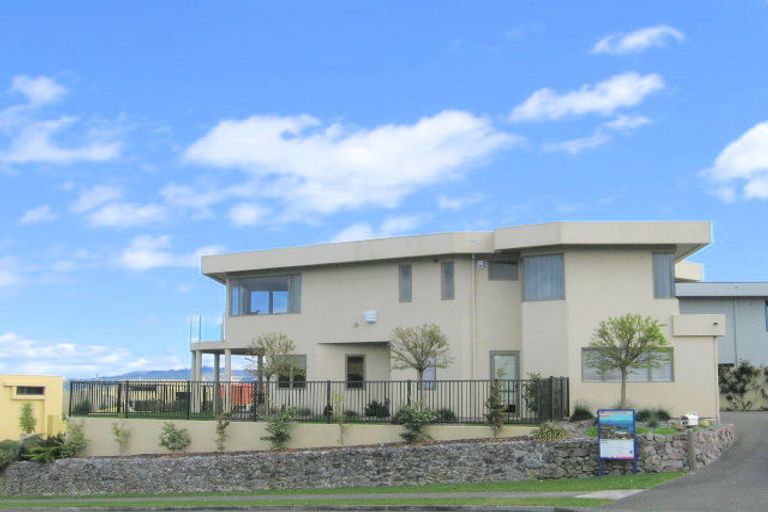 Photo of property in 2/72 Harvey Street, Waipahihi, Taupo, 3330