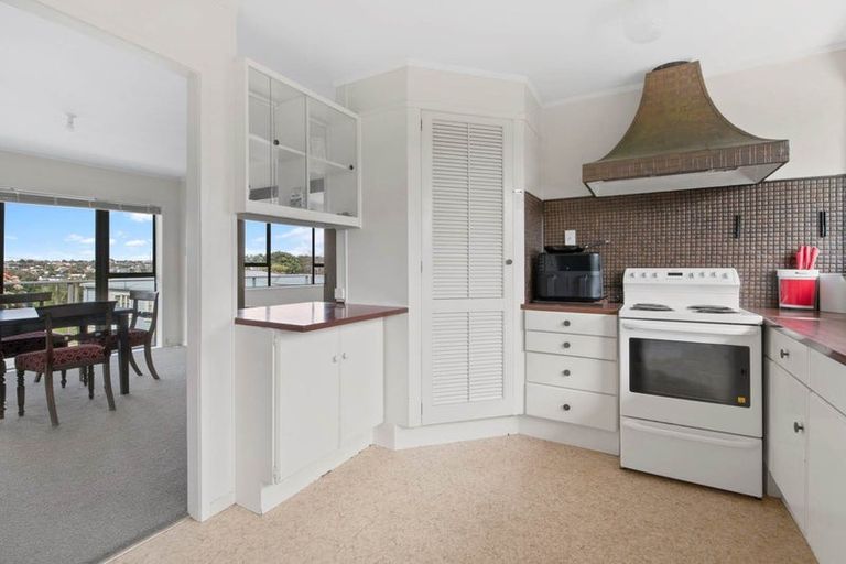 Photo of property in 48a Woodlands Crescent, Browns Bay, Auckland, 0630