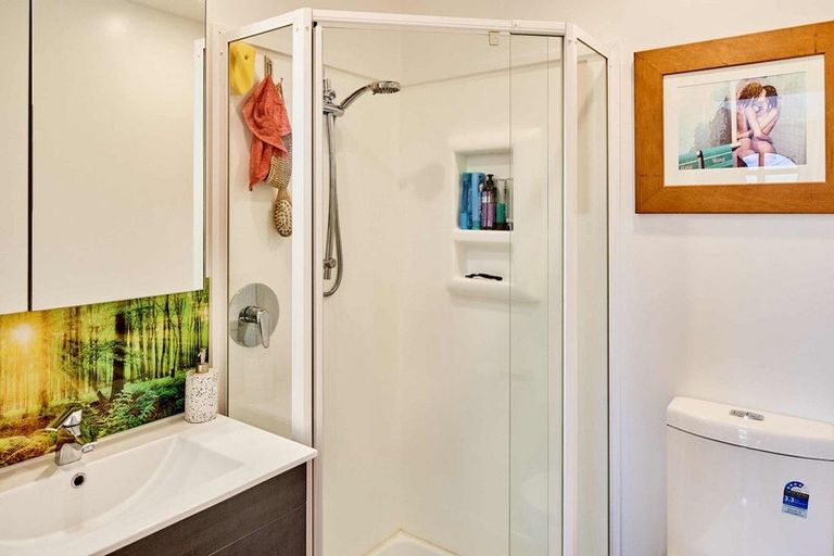 Photo of property in 17 Voyager Way, Whitby, Porirua, 5024