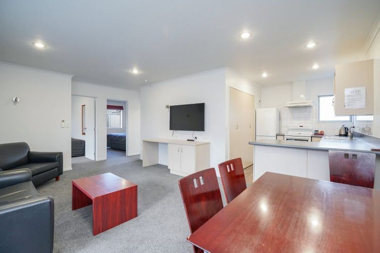 Photo of property in 8a-d Camden Street, Turnbull Thomson Park, Invercargill, 9810