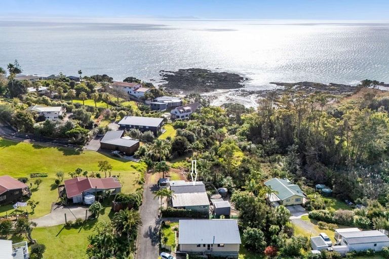 Photo of property in 54 Powells Road, Cable Bay, 0420