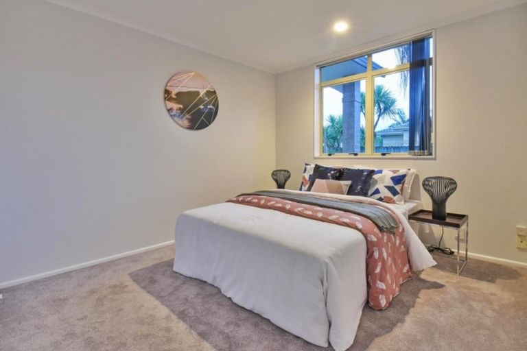 Photo of property in 14 Brosna Place, East Tamaki, Auckland, 2016