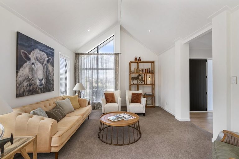 Photo of property in 10 Te Rata Boulevard, Karaka, 2124