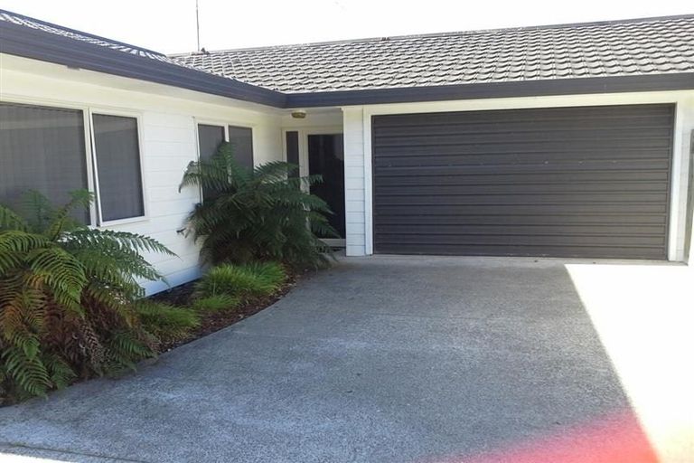 Photo of property in 36a Charlotte Street, Stanmore Bay, Whangaparaoa, 0932