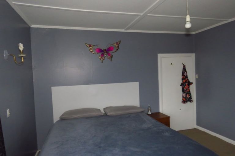 Photo of property in 80 Wakefield Street, Westport, 7825