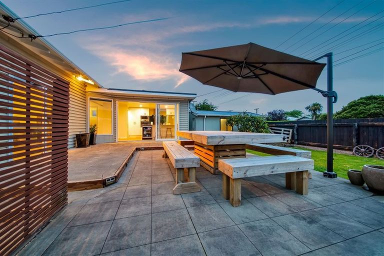 Photo of property in 24 Disraeli Street, Hawera, 4610