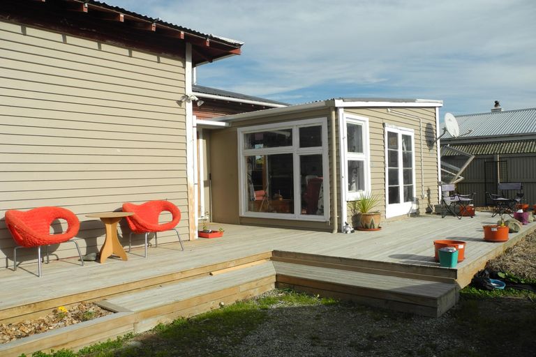 Photo of property in 22 Timaru Road, Waimate, 7924