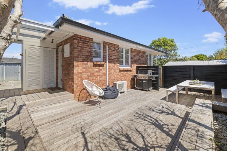 Photo of property in 99 Wallace Road, Mangere Bridge, Auckland, 2022