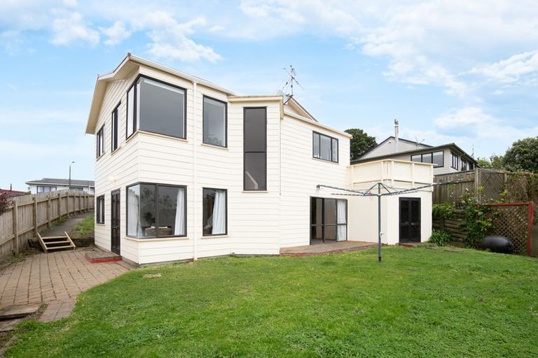 Photo of property in 6 Maracas Crescent, Grenada Village, Wellington, 6037