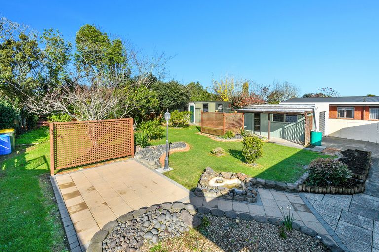 Photo of property in 22 Sunnypark Avenue, Rosehill, Papakura, 2113